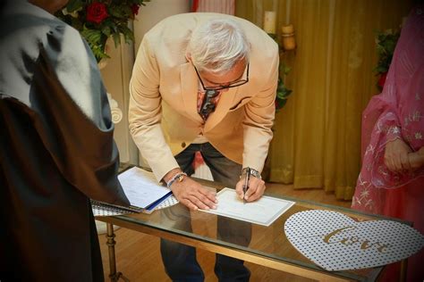 Hansal Mehta ties knot with Safeena Husain, longtime partner of 17-year ...