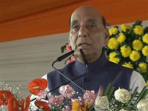 Defence Minister gives several gifts to Lucknow Rajnath in city for 3rd ...