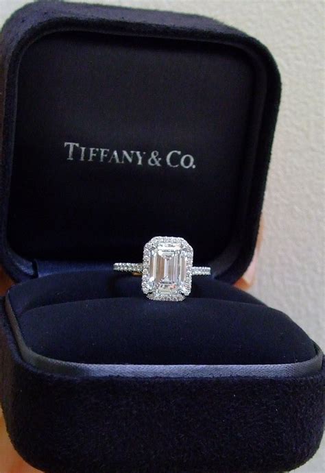 emerald engagement ring tiffany