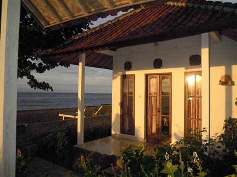 VOLCANO BEACH BUNGALOWS (Amed, Bali) - Campground Reviews & Photos ...