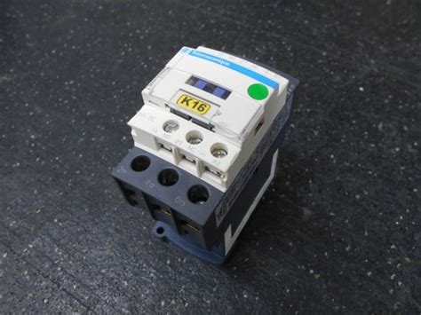 Telemecanique LC1D25BD TeSys IEC Contactor, 3-Pole, | Ubuy India