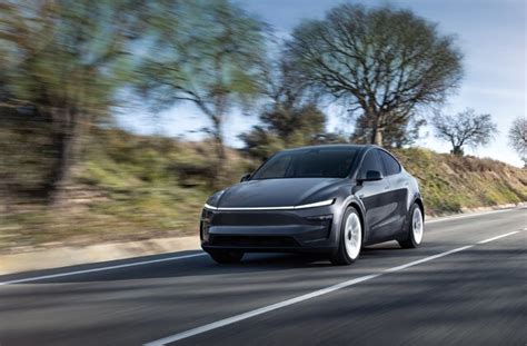 2026 Tesla Model Y vs. 2026 Tesla Model X: Worth the Upgrade? | U.S. News