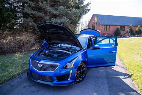 One-Owner 2018 Cadillac CTS-V Is a Supercharged 4-Door Beast With a Rare Color - autoevolution