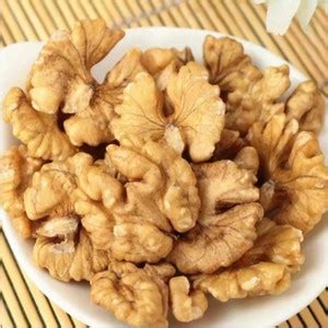ZION Kashmiri Walnut Quarter Kernels Akhrot Giri Kernels Price in India ...