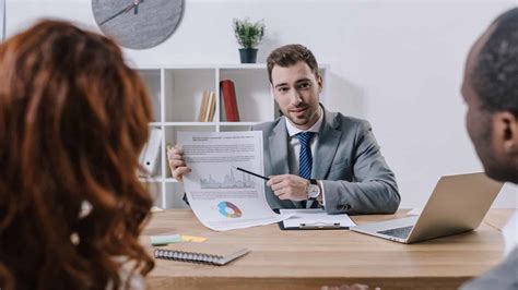 VUG vs QQQ: Which is the Better Growth ETF? - The Frugal Expat