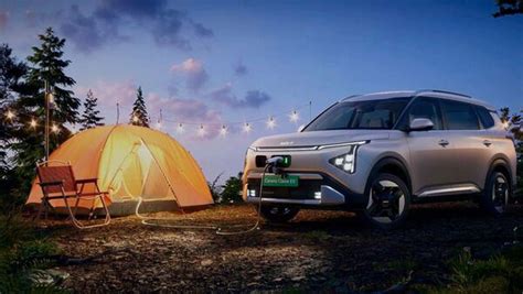 Kia Carens Clavis EV launched as a made-in-India seven-seater electric ...