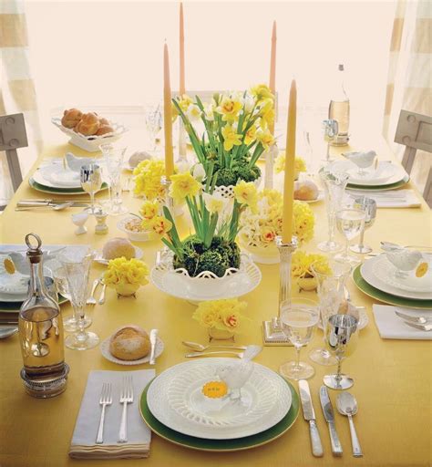 22 Spring Dining Table Decor For a Fantastic First Impression