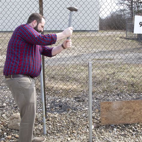 How Much Does It Cost To Install A Chain Link Fence Yourself ...