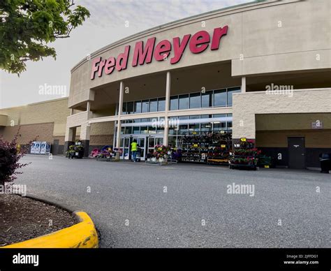 Fred meyer grocery store hi-res stock photography and images - Alamy