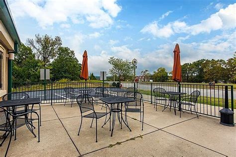 BAYMONT BY WYNDHAM BRANSON THOUSAND HILLS - Motel Reviews, Photos, Rate ...