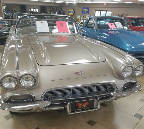 Ideal Classic Cars Museum