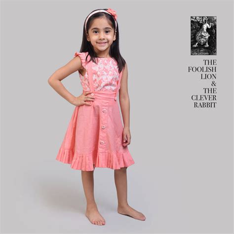 The Foolish Lion & The Clever Rabbit – Story Tailor