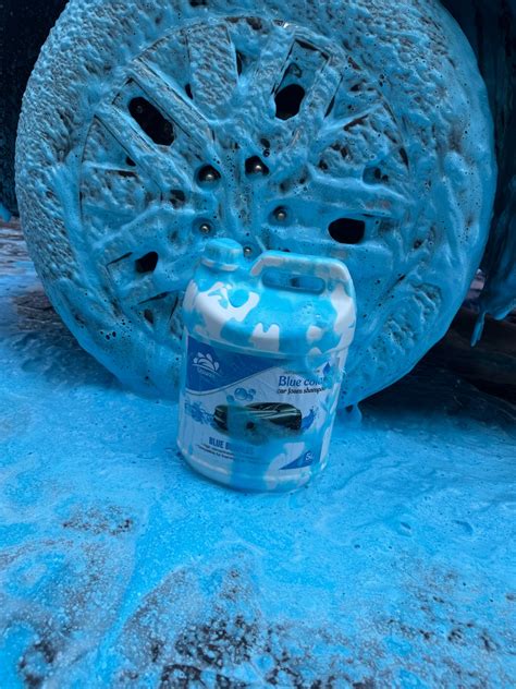 Uniwax Blue Foam Shampoo produces a thick, stable foam for superior ...