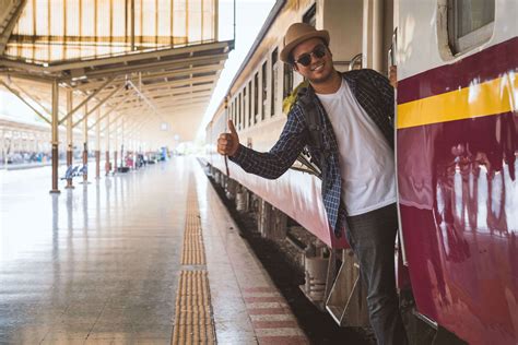 Now, you can shop on-board Karnavati Express between Ahmedabad–Mumbai ...