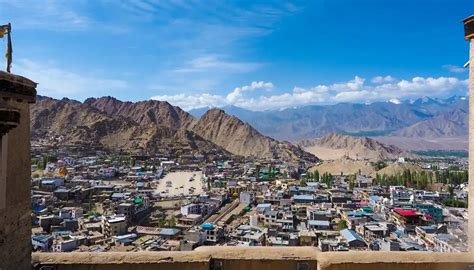 Kang Yatse 2 & Dzo Jongo East Peak Expedition with Markha Valley