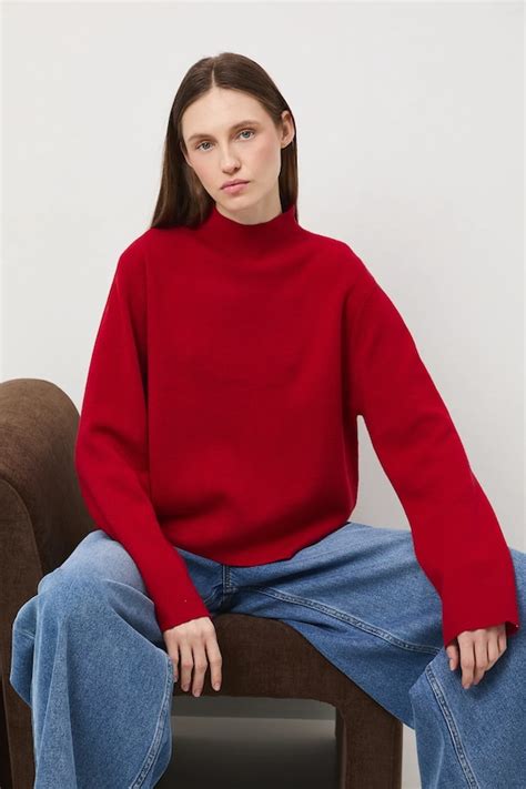 Sweter damski gładki - MEDICINE