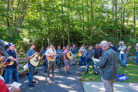 Earle-Sears, Spanberger focus first campaign speeches of 2025 on 'right ...