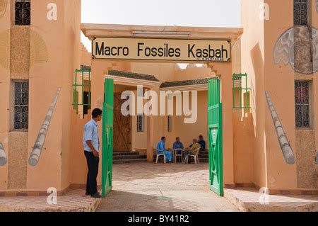 A worker at the Macro Fossil factory near Erfoud, Morocco Stock Photo ...