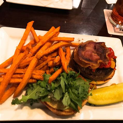 Houck's Restaurant Roswell