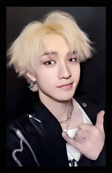 [Photocard Scan] Stray Kids 'Clé 2 : Yellow Wood' Bang Chan (Black ver ...