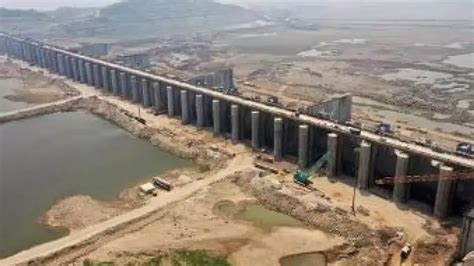 BJD 'fact-finding' team submits report to Patnaik on impact of Andhra's ...
