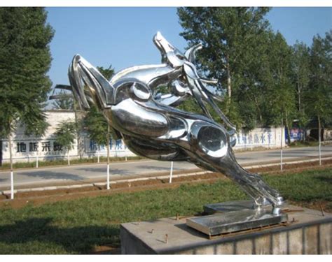 不锈钢雕塑 - 成都木森雕塑艺术有限公司