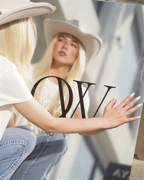 Jordan Turpin | It was so nice meeting @howiemandel he was very kind to me and to all his fans ...