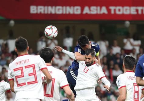 图文:[亚洲杯]中国VS伊朗 热血沸腾标语-搜狐体育