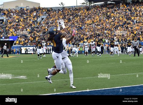 Morgantown, West Virginia, USA. 18th Oct, 2014. West Virginia ...