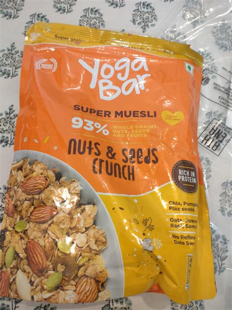 Yogabar Nuts & Seeds Crunch Muesli, Super Save Pack, Wholegrain ...