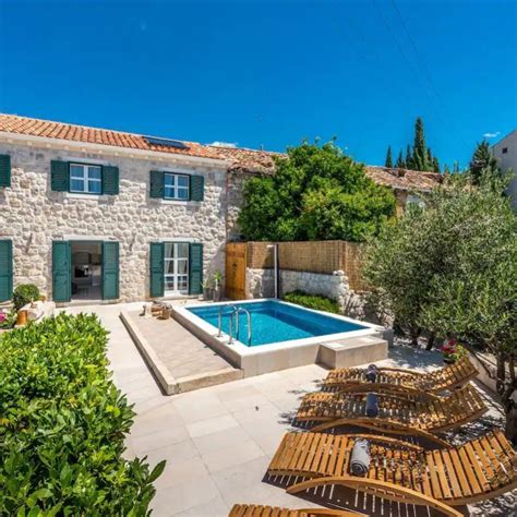 Trip With Friends: 8 Of The Best Destinations To Plan A Vacation