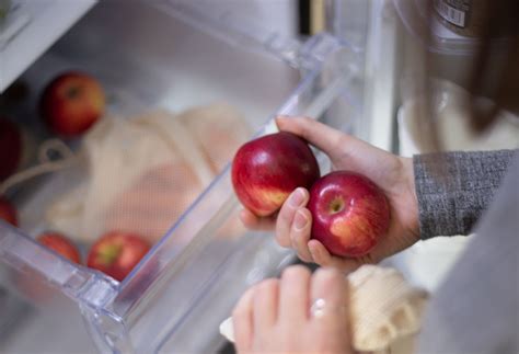 Does Refrigerating Apples Really Keep Them Fresh?