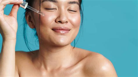 Face Serum Benefits: How to Use It for Glowing Skin