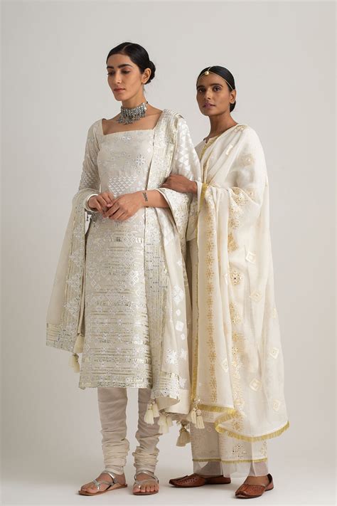 Off white organic kurta set – Sukriti and Aakriti