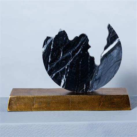 Lea Showpiece Object – The Living Influence