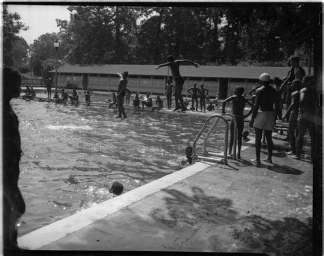 Swimmers at Pool Number 2, Druid Hill Park – Maryland Center for ...