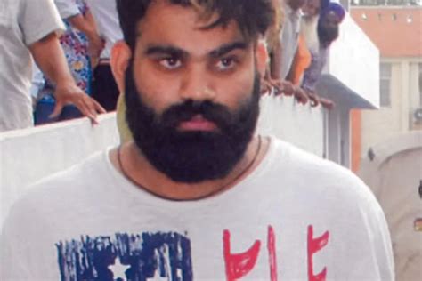 बटाला कोर्ट ने गैंगस्टर जग्गू भगवानपुरिया को 3 दिन की पुलिस रिमांड पर ...
