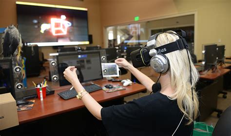 VR教育生命无限，南昌VR产业大会，催生VR教育发展_芬莱科技 提供VR/AR虚拟现实一站式解决方案