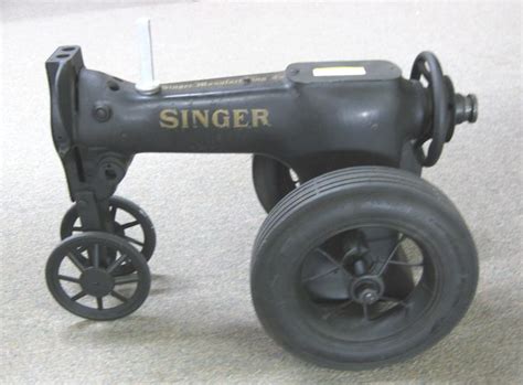 Sewing Machine Tractor 的图像结果