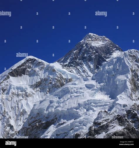 Mount Everest in autumn, also named Sagarmatha seen from Kala Patthar, Nepal Stock Photo - Alamy