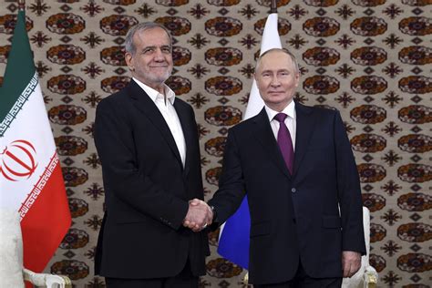 Vladimir Putin meets with Iranian President Pezeshkian to celebrate ...