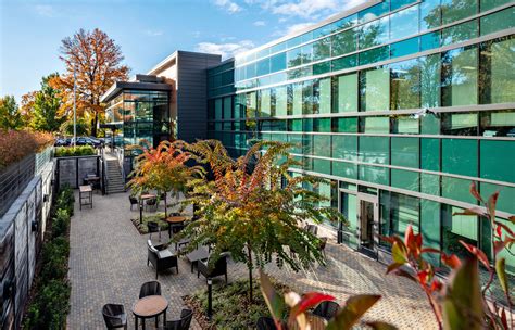 Biotech Lab 的图像结果