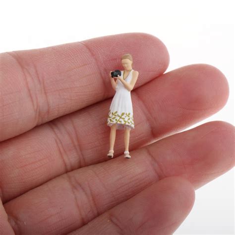 Buy Resin People Figures 1/64 Scenario Model Hand Painted People ...