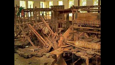 Kerala Floods: Buy a mundu or sari, help flood-affected Kerala weavers ...