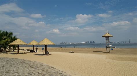 【携程攻略】湛江金沙湾海滨浴场景点,这里是免费的，还有安静的音乐，有沙滩，可以游泳，可以日光浴，还有…