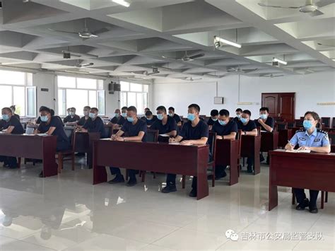 公司取2500万为农民工发工资 40名警察看护-搜狐新闻