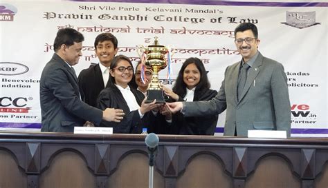 SVKM’s Nyayavalokan'18 Ends; UILS Punjab Bags Winners’ Trophy