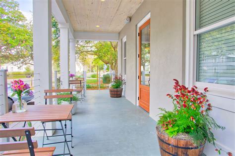 HOTEL ROOST OCEAN SPRINGS, OCEAN SPRINGS