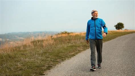 Study recommends elderly people take these many steps once a week to ...