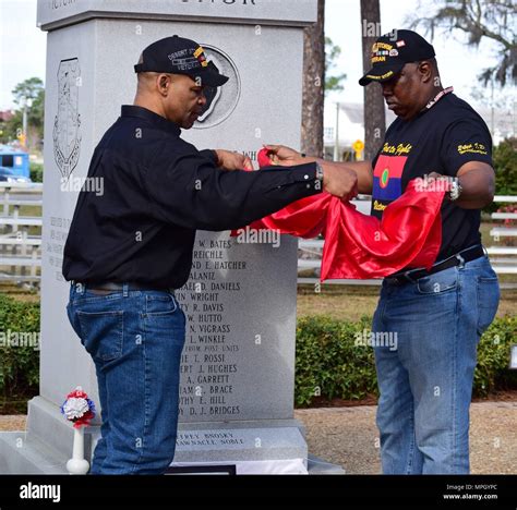 Engineer Veterans from the 24th Infantry Division unveil the two new ...